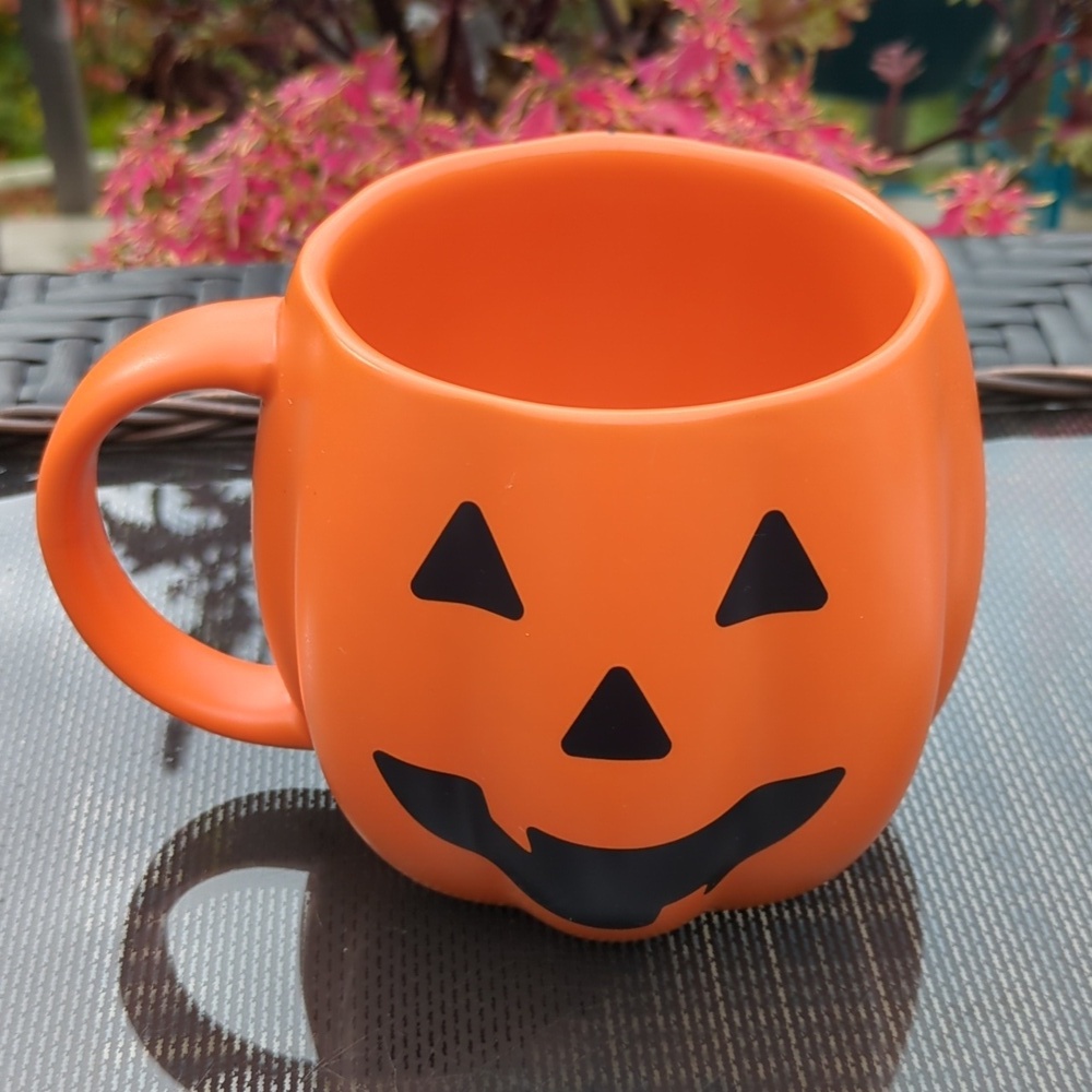 Tim Hortons HTF 2023 Halloween Pumpkin Colour Changing Ceramic Mug Collector Cup